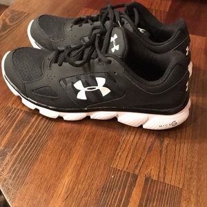 Under Armour Men’s size 8.5 Running Shoe